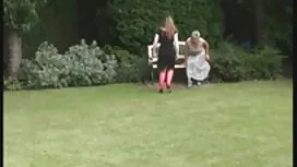 لیس می خورد به دوست  ...