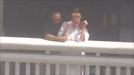 معلم جوان انگلیسی یک ...