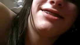 مرد بالغ با یک خروس  ...