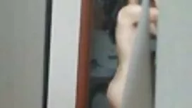 شخص بالغ با بلوند زر ...